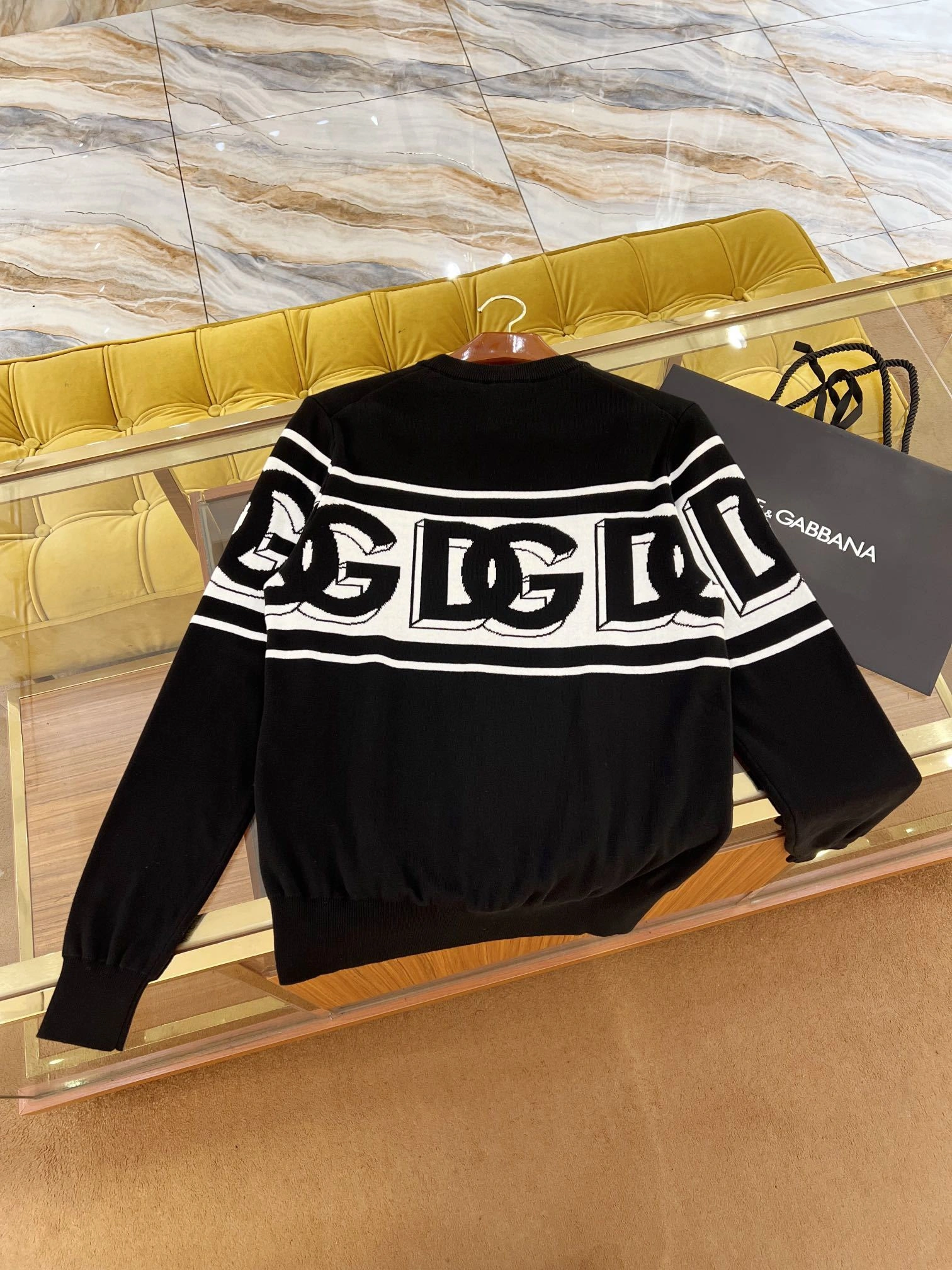wg.luxury- 4o835& logo item:D-F453H3147